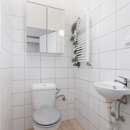 Family In Downtown Cracow By Rent Like Daire *