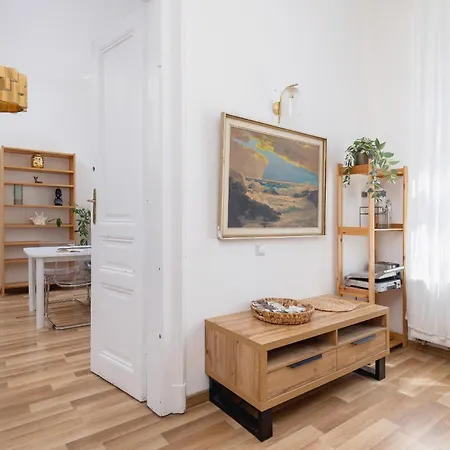 Family In Downtown Cracow By Rent Like Daire